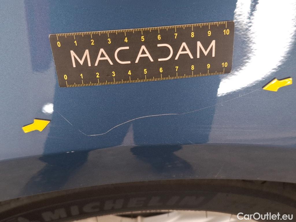  Toyota  Corolla TOYOTA  / 2018 / 5P / Berline Hybride 122h Dynamic Business Stage Acad #7