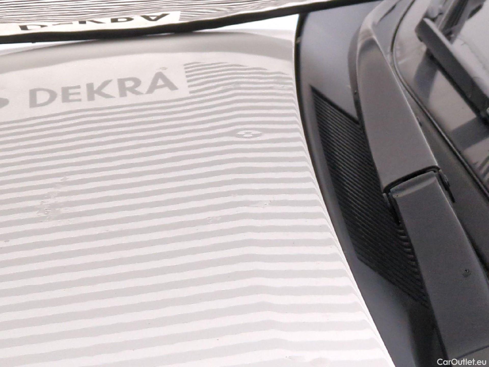  Toyota  Corolla TOYOTA  Touring Sports / 2018 / 5P / Break Hybride 122h Dynamic Business Stage Acad #35