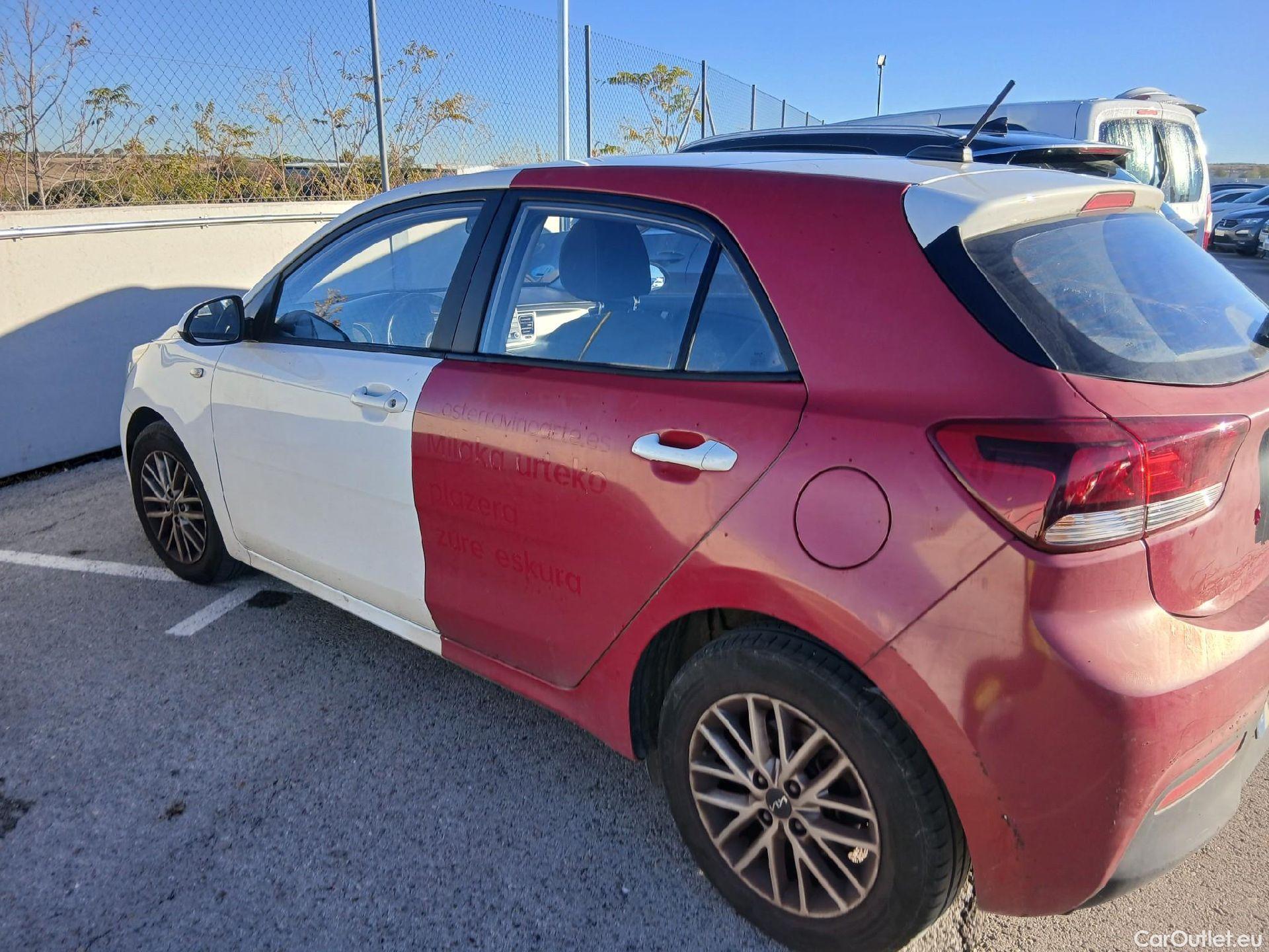  KIA  Rio KIA  / 2020 / 5P / berlina con portón 1.0 T-GDi 74kW (100CV) MHEV iMT Concept #33