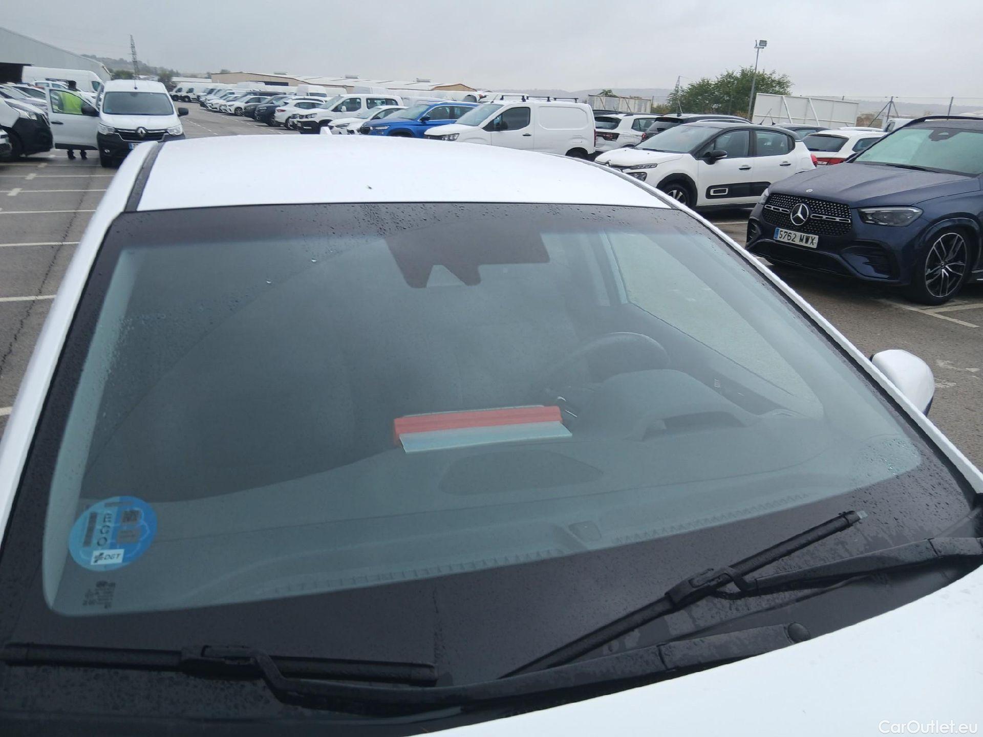  Hyundai   Ioniq HYUNDAI / 2019 / 5P / berlina con portón 1.6 GDI HEV Tecno DCT #7