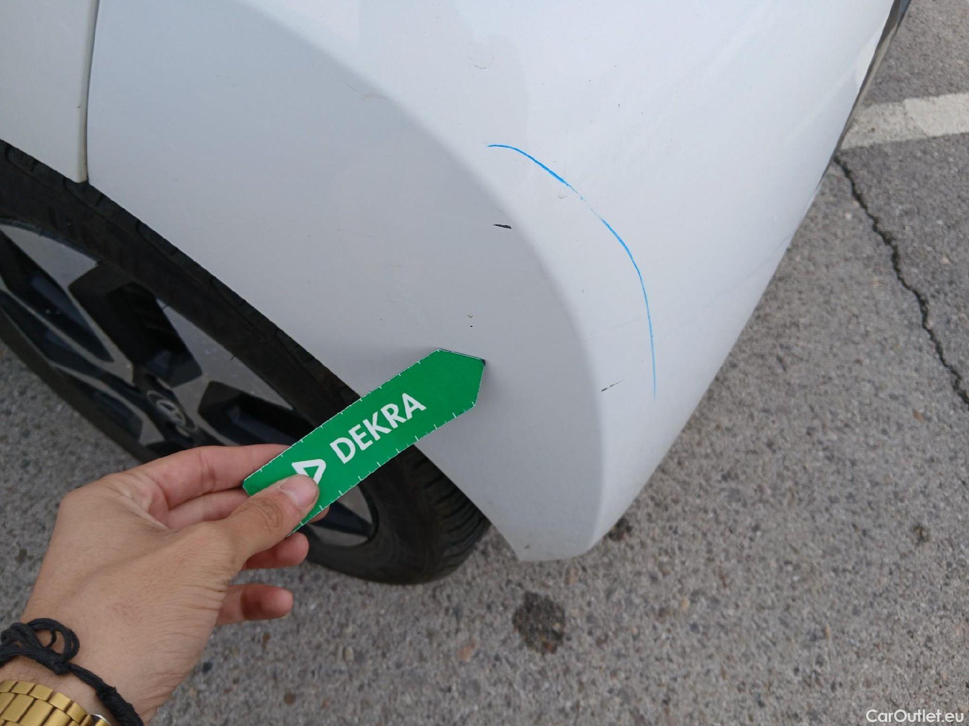  Toyota  Aygo TOYOTA  / 2018 / 5P / minicoche 1.0 70 x-play #17