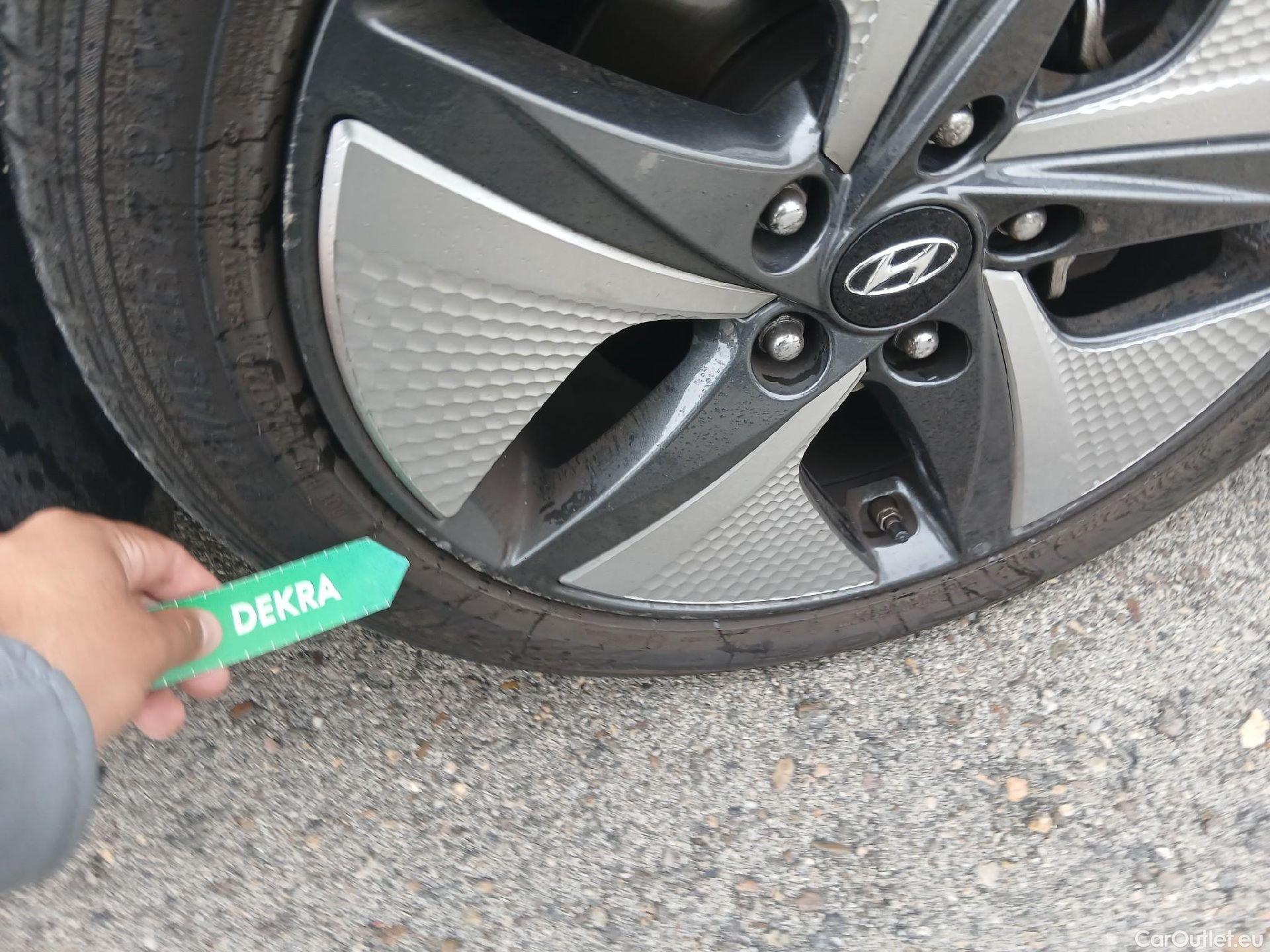  Hyundai   Ioniq HYUNDAI / 2019 / 5P / berlina con portón 1.6 GDI HEV Tecno DCT #22