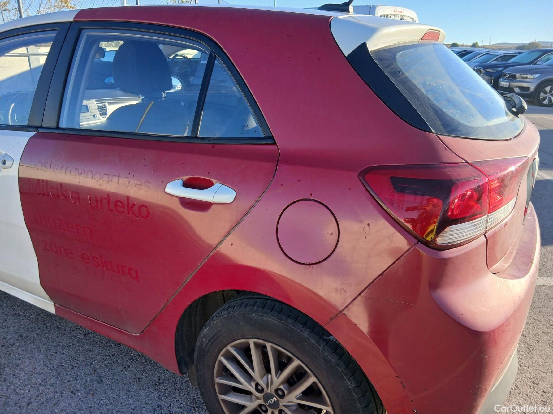  KIA  Rio KIA  / 2020 / 5P / berlina con portón 1.0 T-GDi 74kW (100CV) MHEV iMT Concept #14