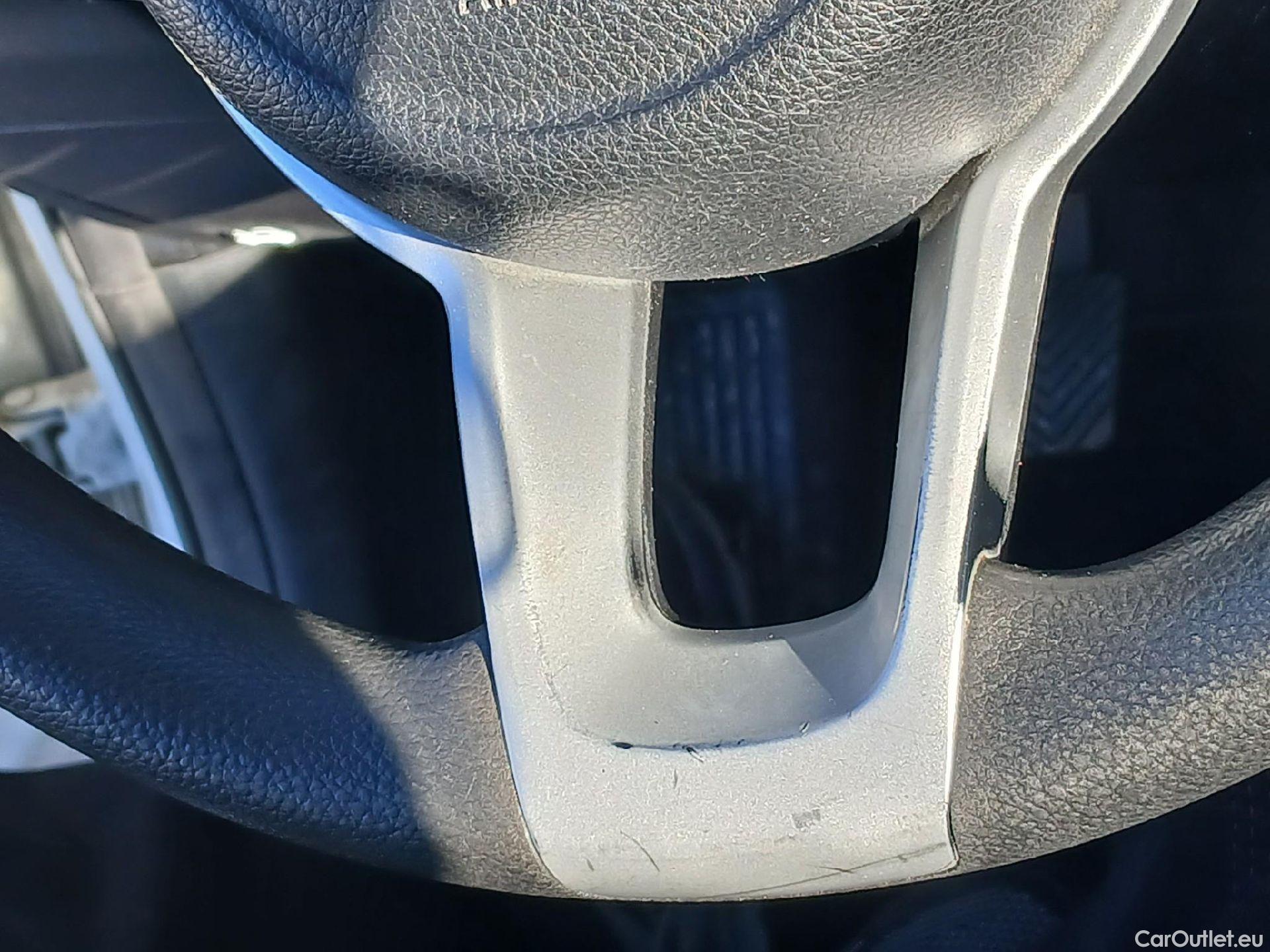  KIA  Rio KIA  / 2020 / 5P / berlina con portón 1.0 T-GDi 74kW (100CV) MHEV iMT Concept #46