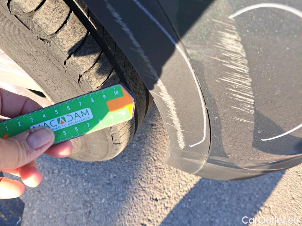  Volkswagen  T-ROC VOLKSWAGEN  / 2017 / 5P / todoterreno Advance 2.0 TDI 110kW (150CV) DSG (AC2) #18