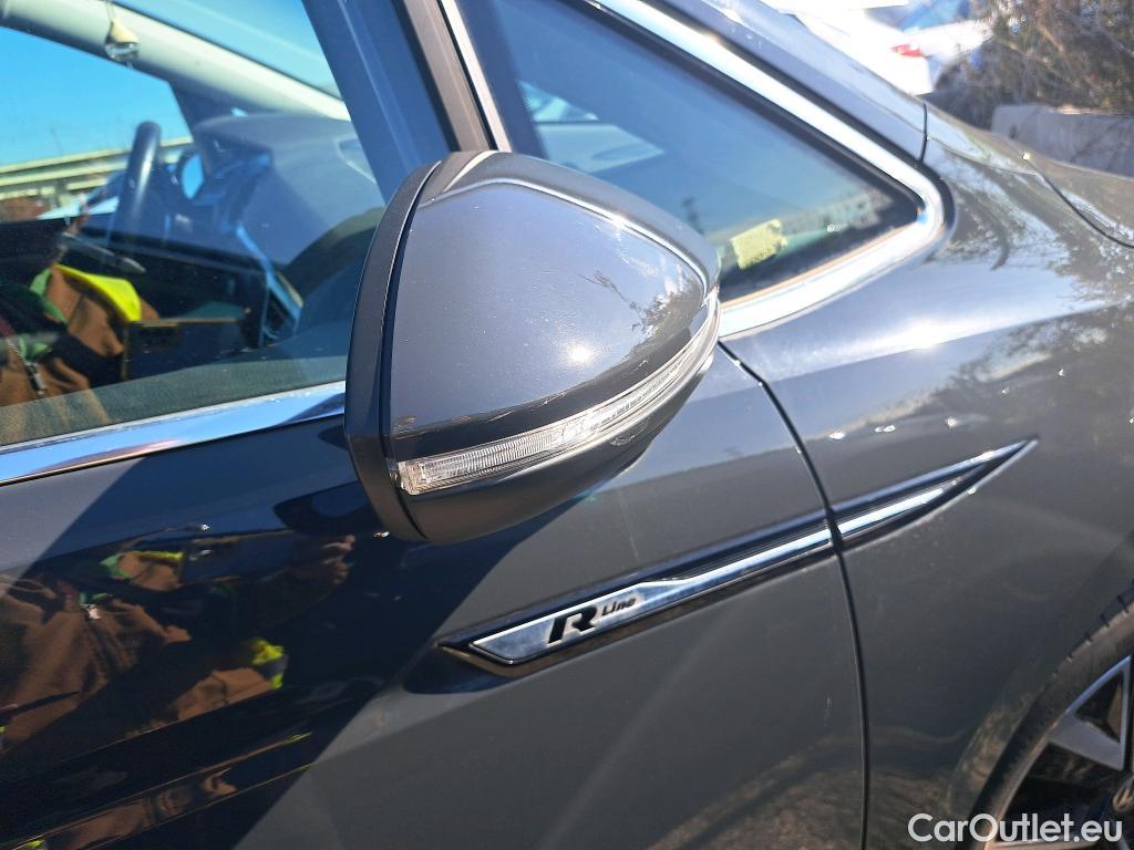  Volkswagen  Touran VOLKSWAGEN  / 2015 / 5P / monovolumen compacto Sport 2.0 TDI 110kW (150CV) #41