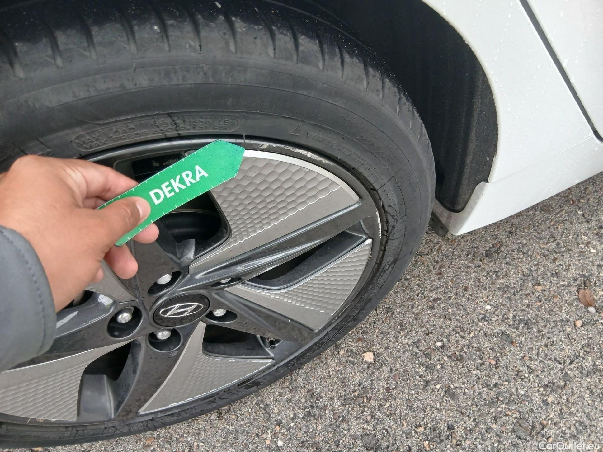  Hyundai   Ioniq HYUNDAI / 2019 / 5P / berlina con portón 1.6 GDI HEV Tecno DCT #21