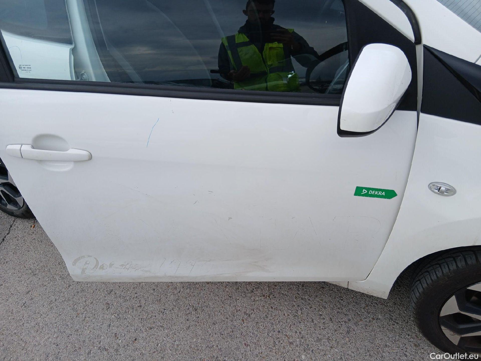  Toyota  Aygo TOYOTA  / 2018 / 5P / minicoche 1.0 70 x-play #30