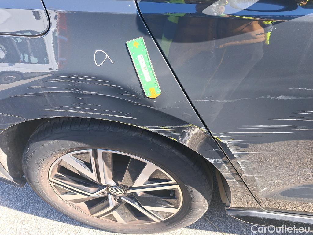  Volkswagen  Touran VOLKSWAGEN  / 2015 / 5P / monovolumen compacto Sport 2.0 TDI 110kW (150CV) #4