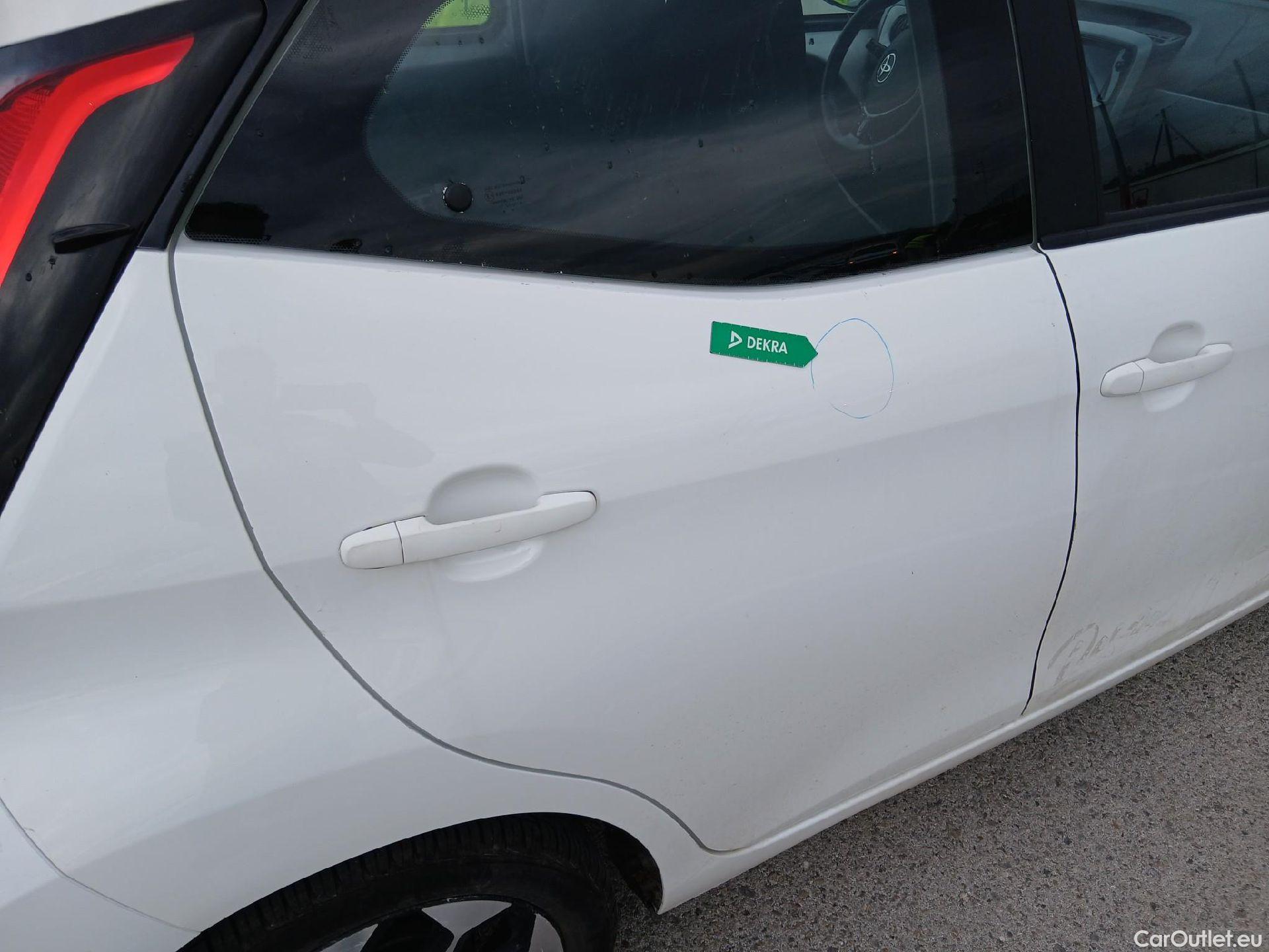  Toyota  Aygo TOYOTA  / 2018 / 5P / minicoche 1.0 70 x-play #26