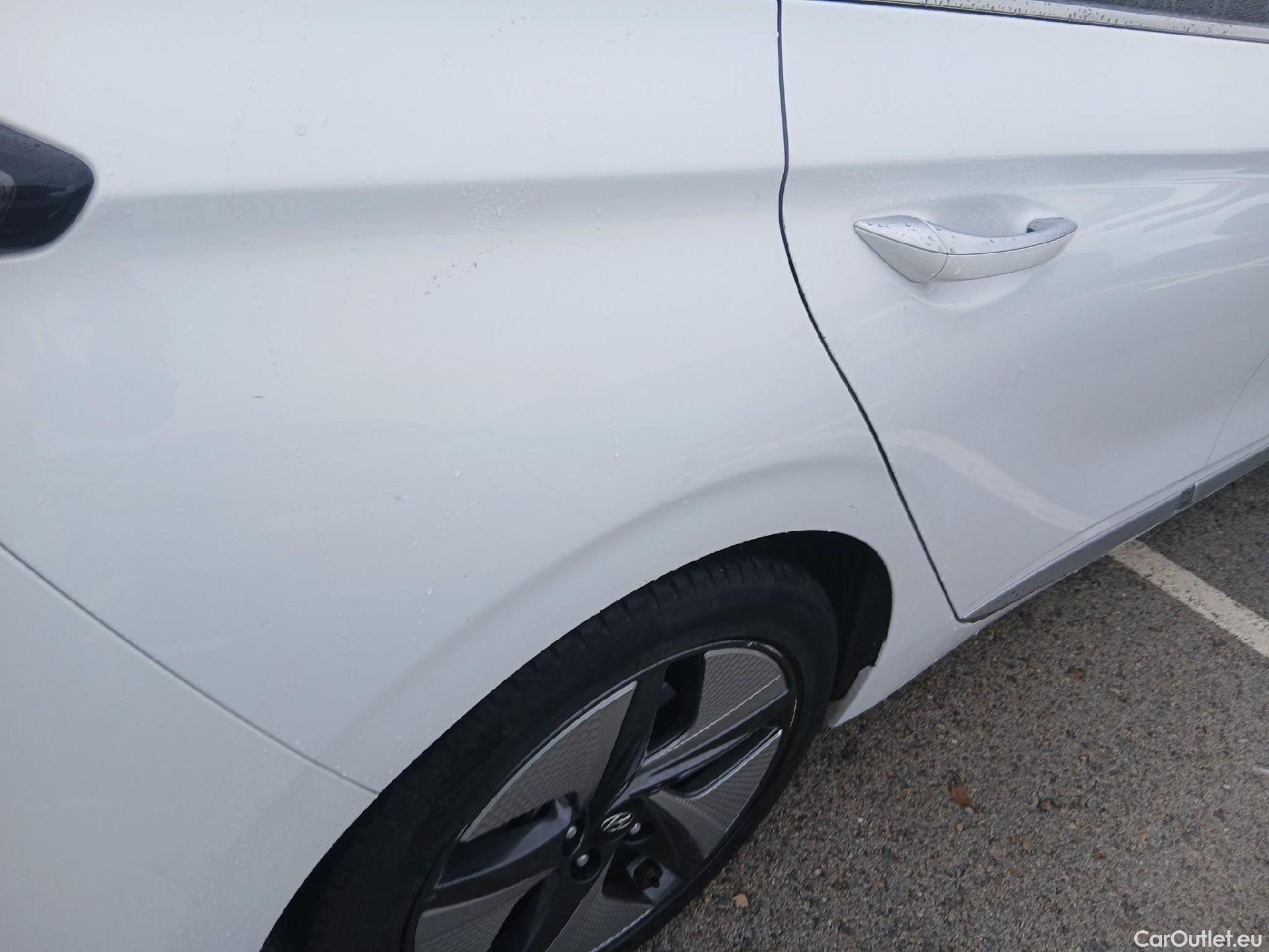  Hyundai   Ioniq HYUNDAI / 2019 / 5P / berlina con portón 1.6 GDI HEV Tecno DCT #19