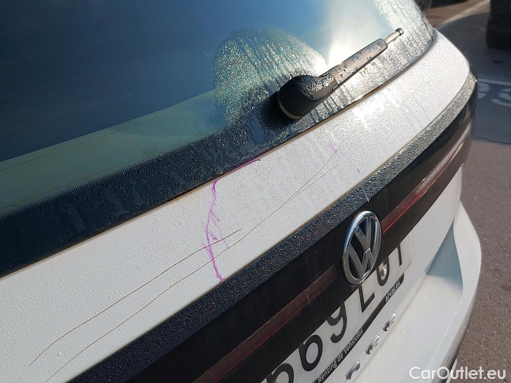  Volkswagen  T-CROSS VOLKSWAGEN  / 2018 / 5P / todoterreno Advance 1.0 TSI 85kW (115CV) DSG (AC) #8