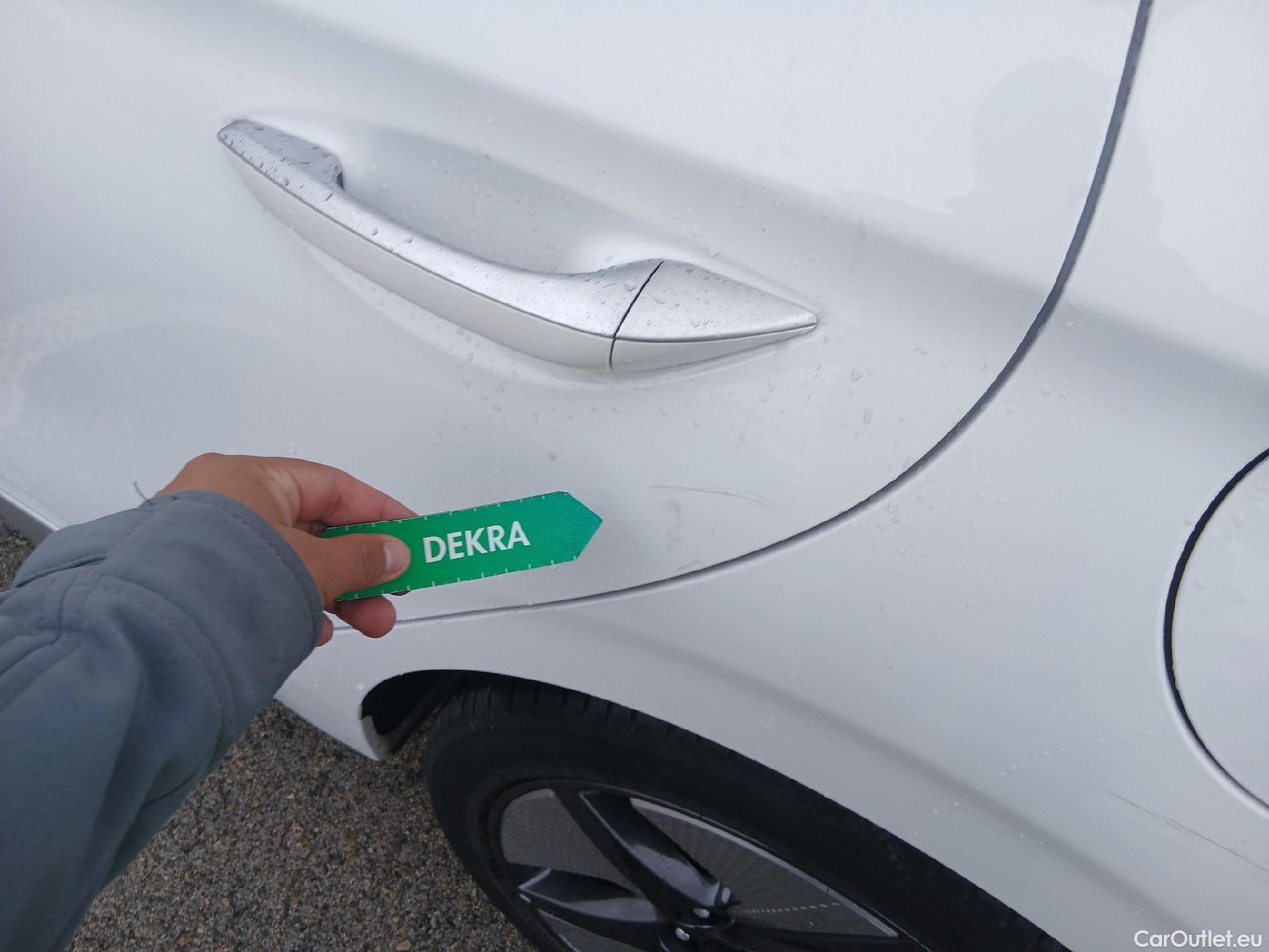  Hyundai   Ioniq HYUNDAI / 2019 / 5P / berlina con portón 1.6 GDI HEV Tecno DCT #15