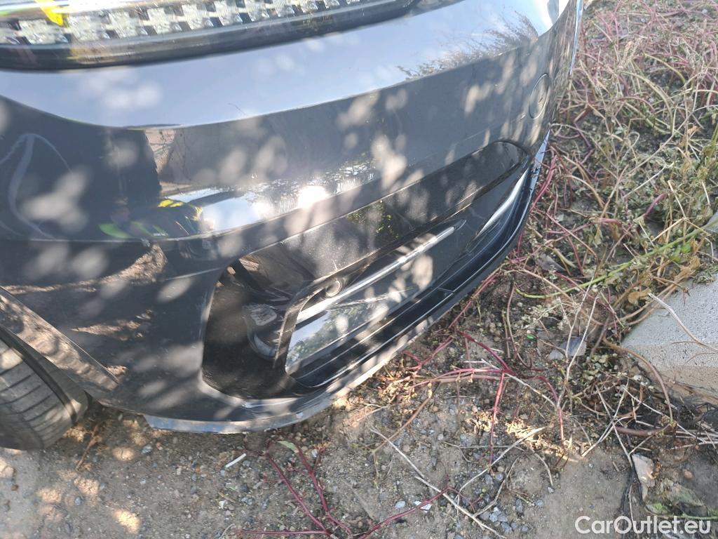  Volkswagen  Touran VOLKSWAGEN  / 2015 / 5P / monovolumen compacto Sport 2.0 TDI 110kW (150CV) #37