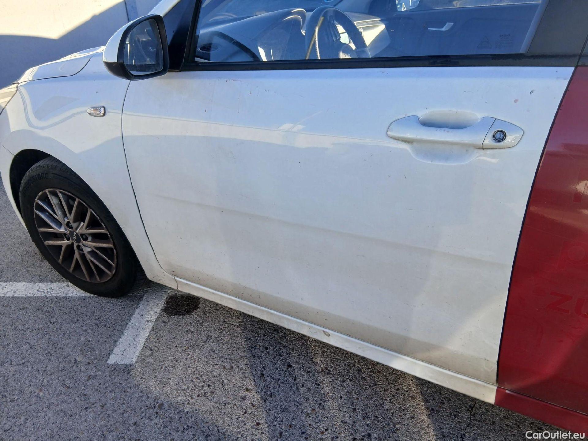  KIA  Rio KIA  / 2020 / 5P / berlina con portón 1.0 T-GDi 74kW (100CV) MHEV iMT Concept #12