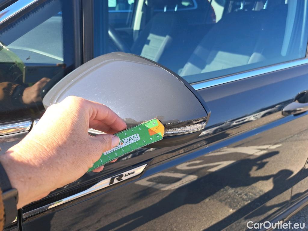  Volkswagen  Touran VOLKSWAGEN  / 2015 / 5P / monovolumen compacto Sport 2.0 TDI 110kW (150CV) #39