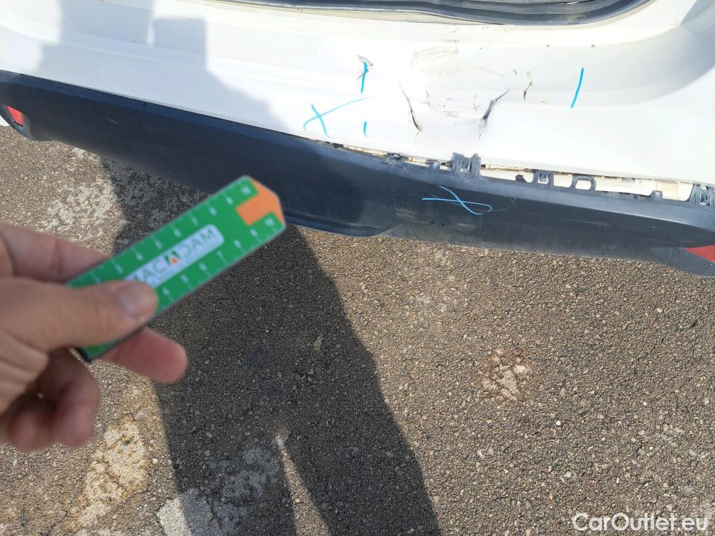  Toyota  Yaris TOYOTA  / 2020 / 5P / berlina con portón 1.5 120H Business Plus #7