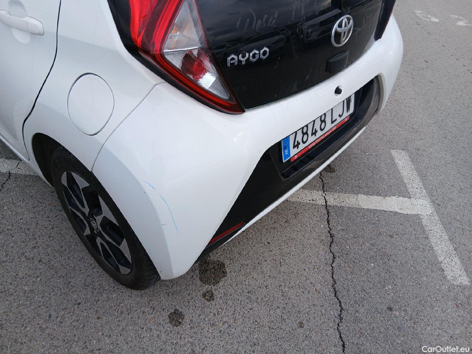  Toyota  Aygo TOYOTA  / 2018 / 5P / minicoche 1.0 70 x-play #18