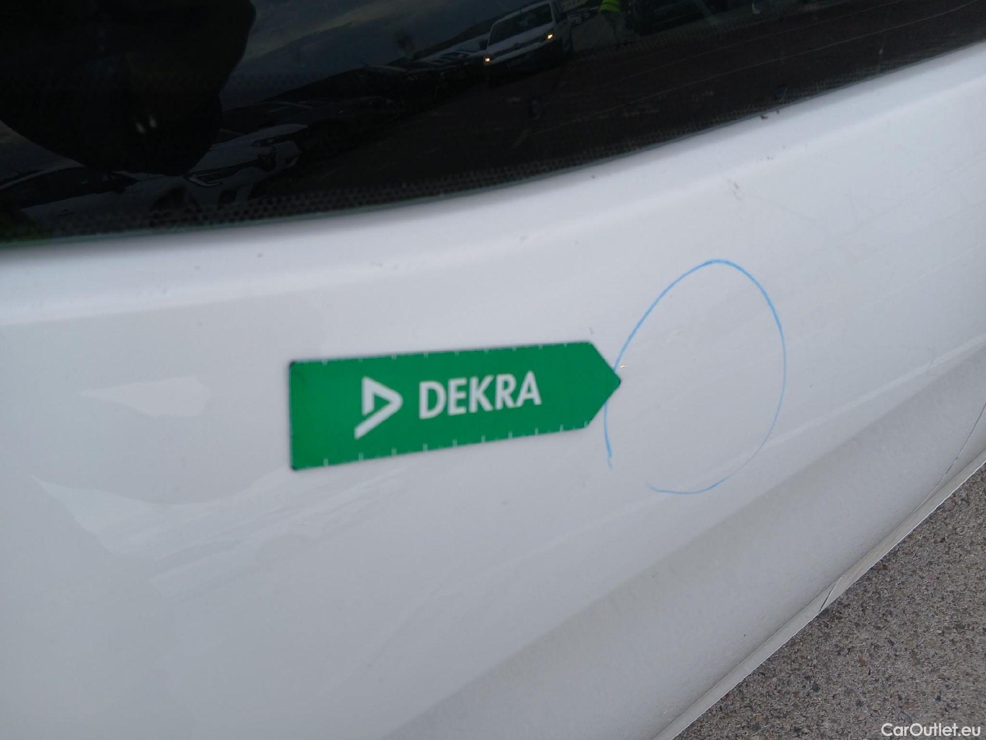  Toyota  Aygo TOYOTA  / 2018 / 5P / minicoche 1.0 70 x-play #25