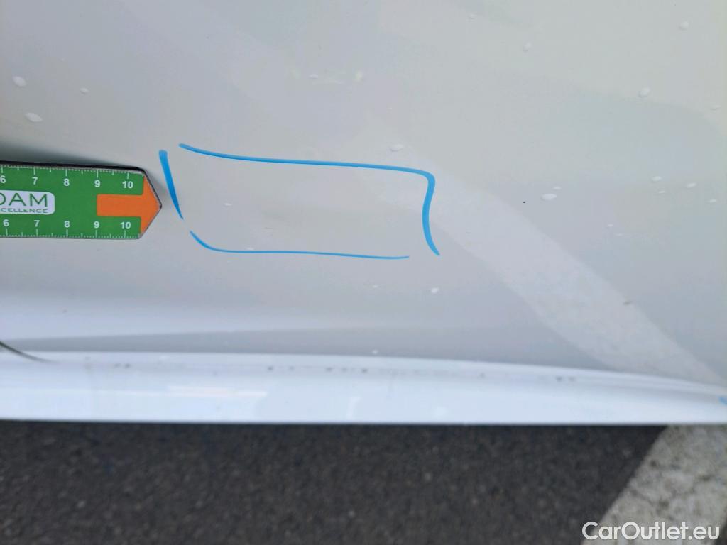  Toyota  Yaris TOYOTA  / 2020 / 5P / berlina con portón 1.5 120H Business Plus #13