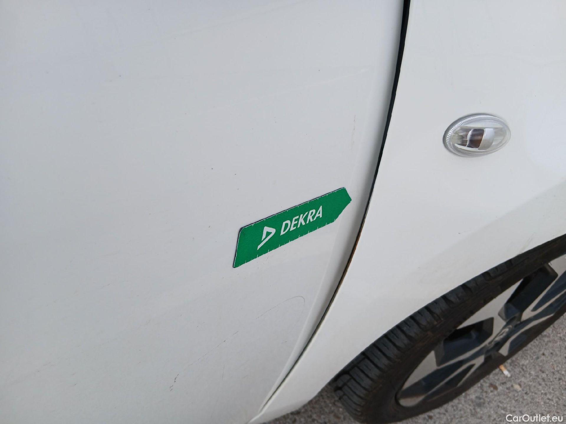  Toyota  Aygo TOYOTA  / 2018 / 5P / minicoche 1.0 70 x-play #29