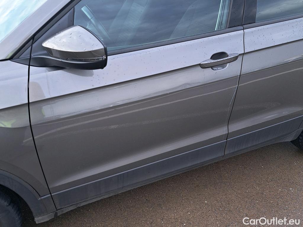  Volkswagen  T-CROSS VOLKSWAGEN  / 2018 / 5P / todoterreno Advance 1.0 TSI 85kW (115CV) DSG (AC) #12