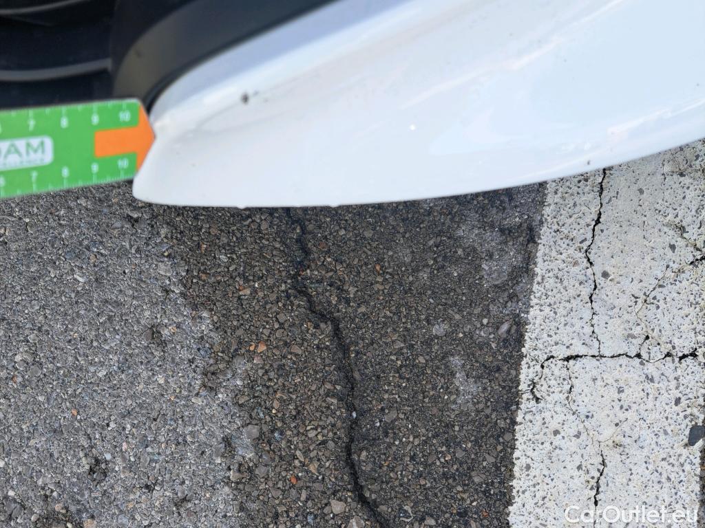  Toyota  Yaris TOYOTA  / 2020 / 5P / berlina con portón 1.5 120H Business Plus #30