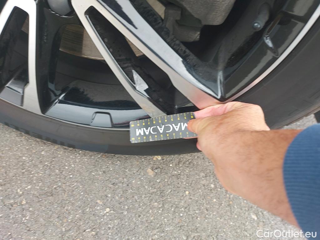  Volvo  XC60 VOLVO  / 2017 / 5P / todoterreno 2.0 T8 AWD Business Plus Auto #9