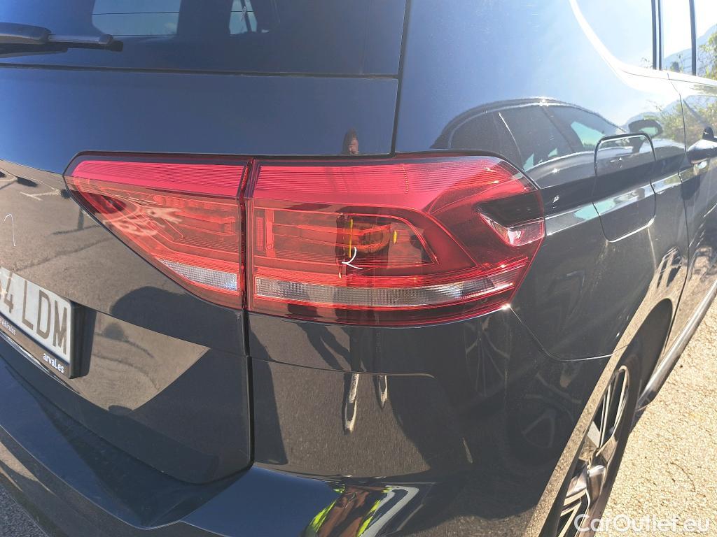  Volkswagen  Touran VOLKSWAGEN  / 2015 / 5P / monovolumen compacto Sport 2.0 TDI 110kW (150CV) #1