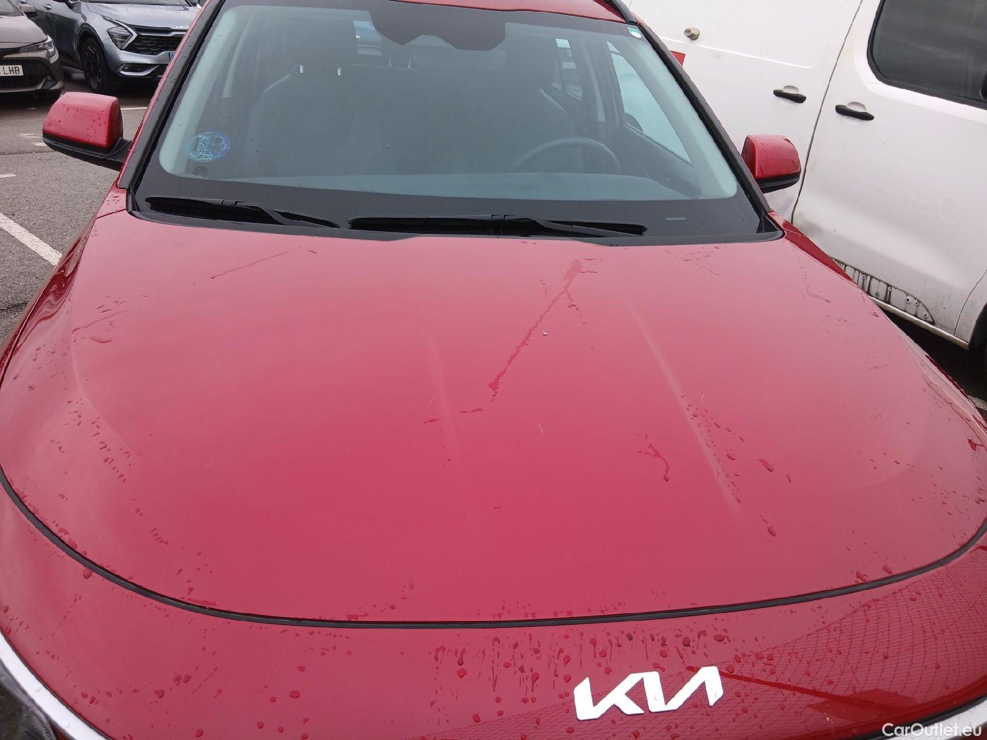  KIA  Niro KIA  / 2022 / 5P / crossover 1.6 GDi HEV 104kW (141CV) Concept #8