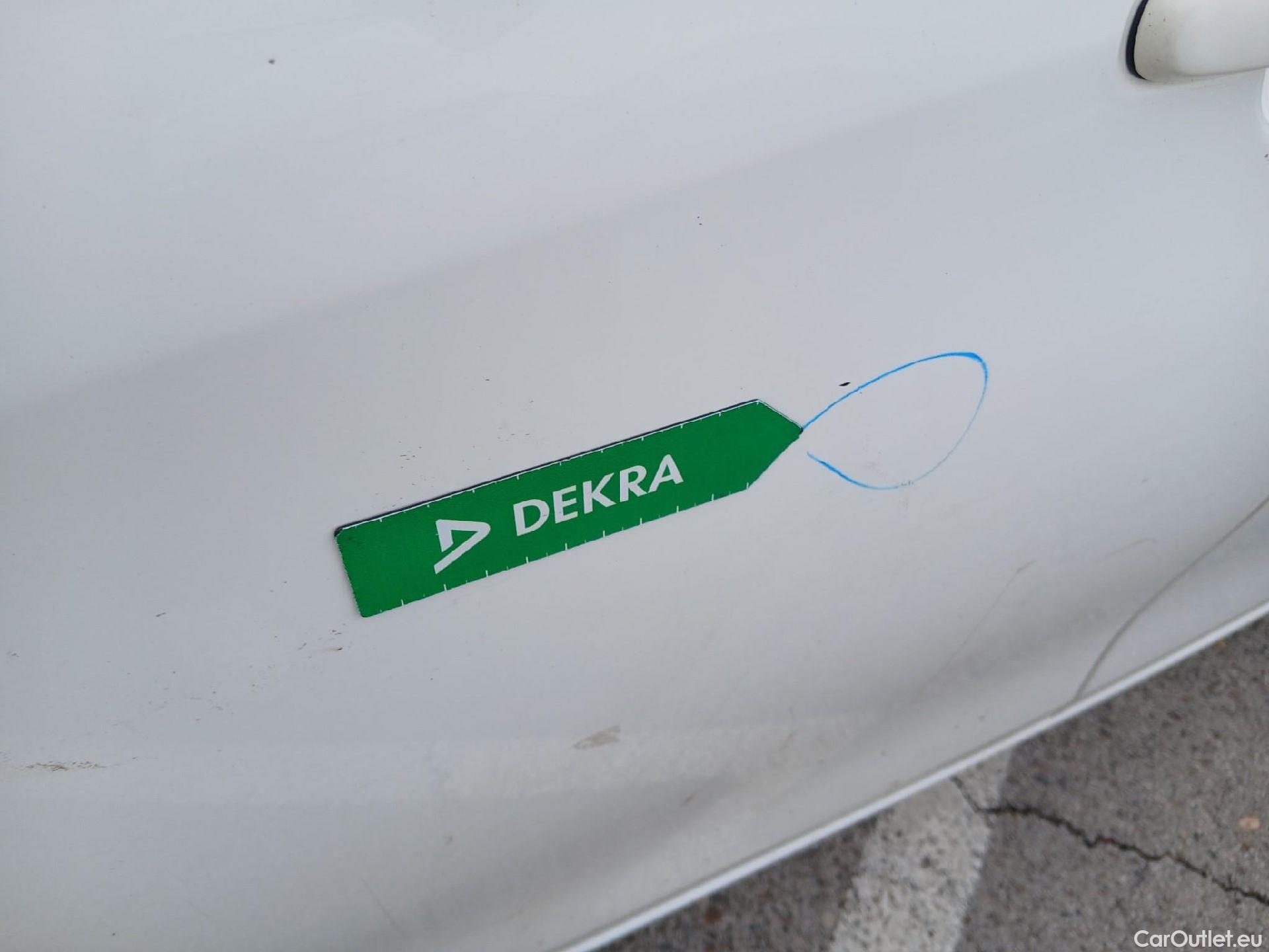  Toyota  Aygo TOYOTA  / 2018 / 5P / minicoche 1.0 70 x-play #10