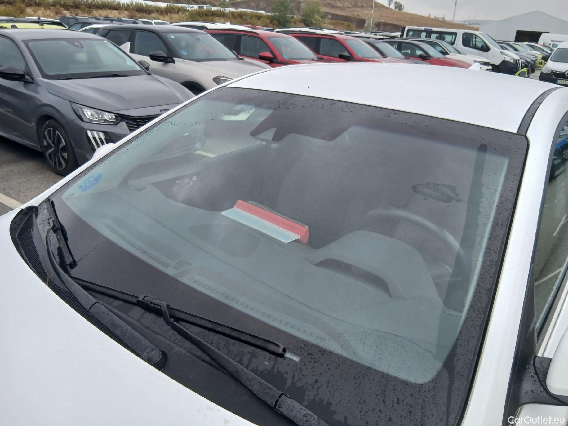  Hyundai   Ioniq HYUNDAI / 2019 / 5P / berlina con portón 1.6 GDI HEV Tecno DCT #9