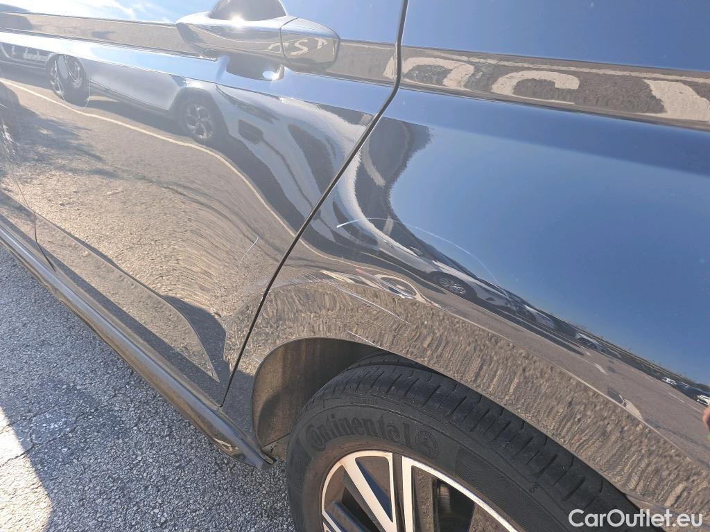  Volkswagen  Touran VOLKSWAGEN  / 2015 / 5P / monovolumen compacto Sport 2.0 TDI 110kW (150CV) #9