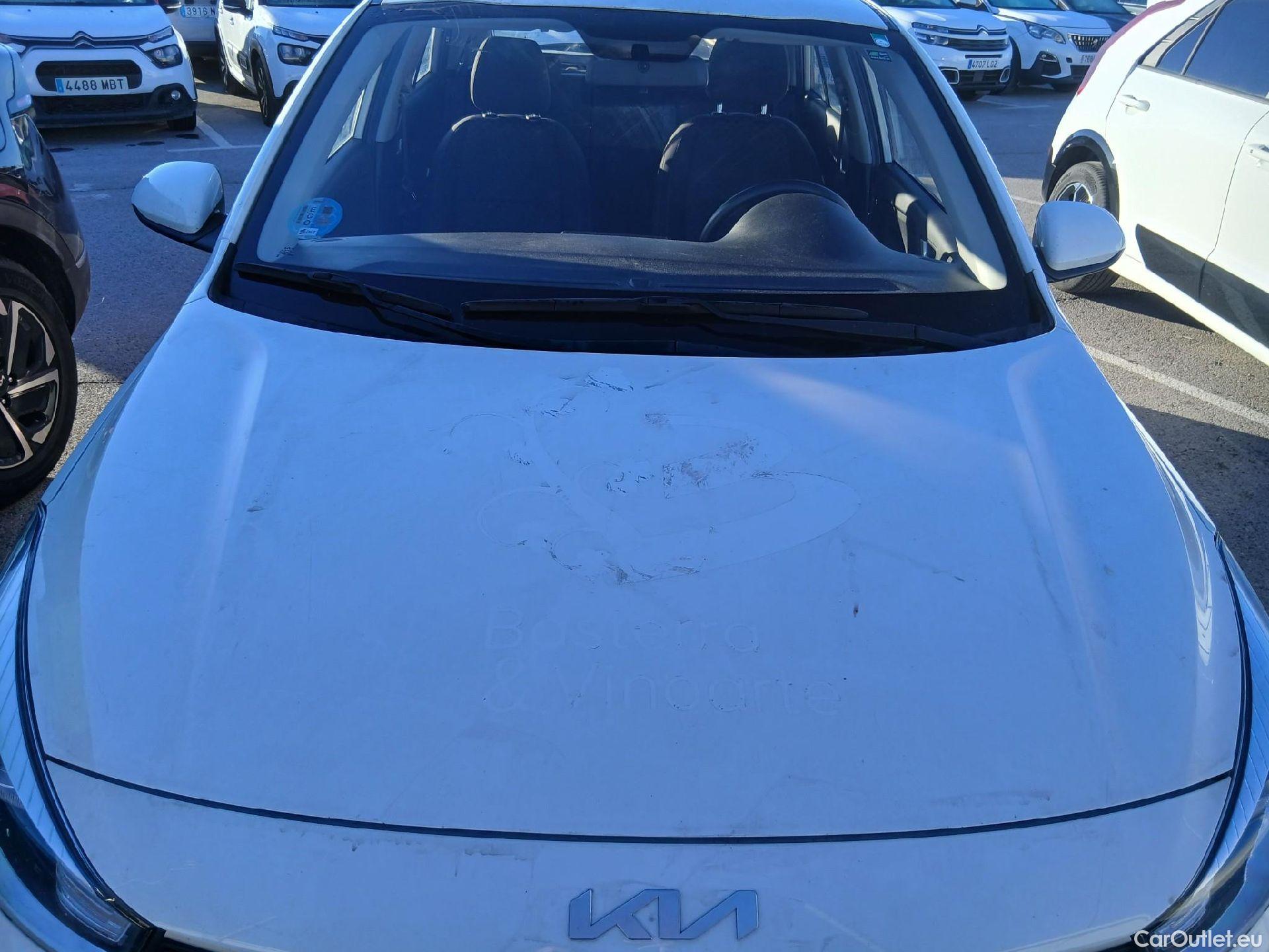  KIA  Rio KIA  / 2020 / 5P / berlina con portón 1.0 T-GDi 74kW (100CV) MHEV iMT Concept #2