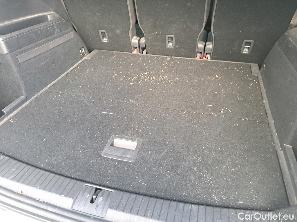  Volkswagen  Touran VOLKSWAGEN  / 2015 / 5P / monovolumen compacto Sport 2.0 TDI 110kW (150CV) #31