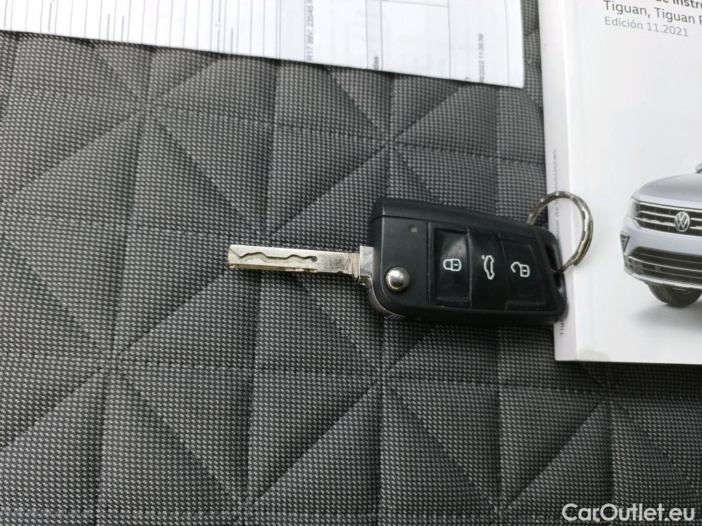  Volkswagen  Tiguan VOLKSWAGEN  / 2020 / 5P / todoterreno Life 1.5 TSI 110kW (150CV) DSG #2
