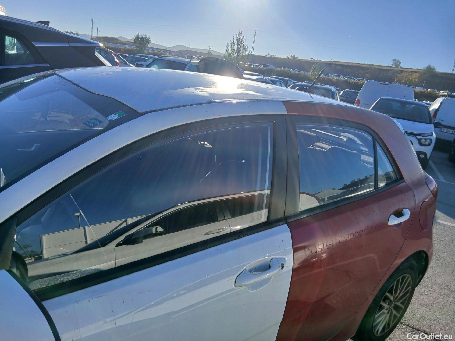  KIA  Rio KIA  / 2020 / 5P / berlina con portón 1.0 T-GDi 74kW (100CV) MHEV iMT Concept #11