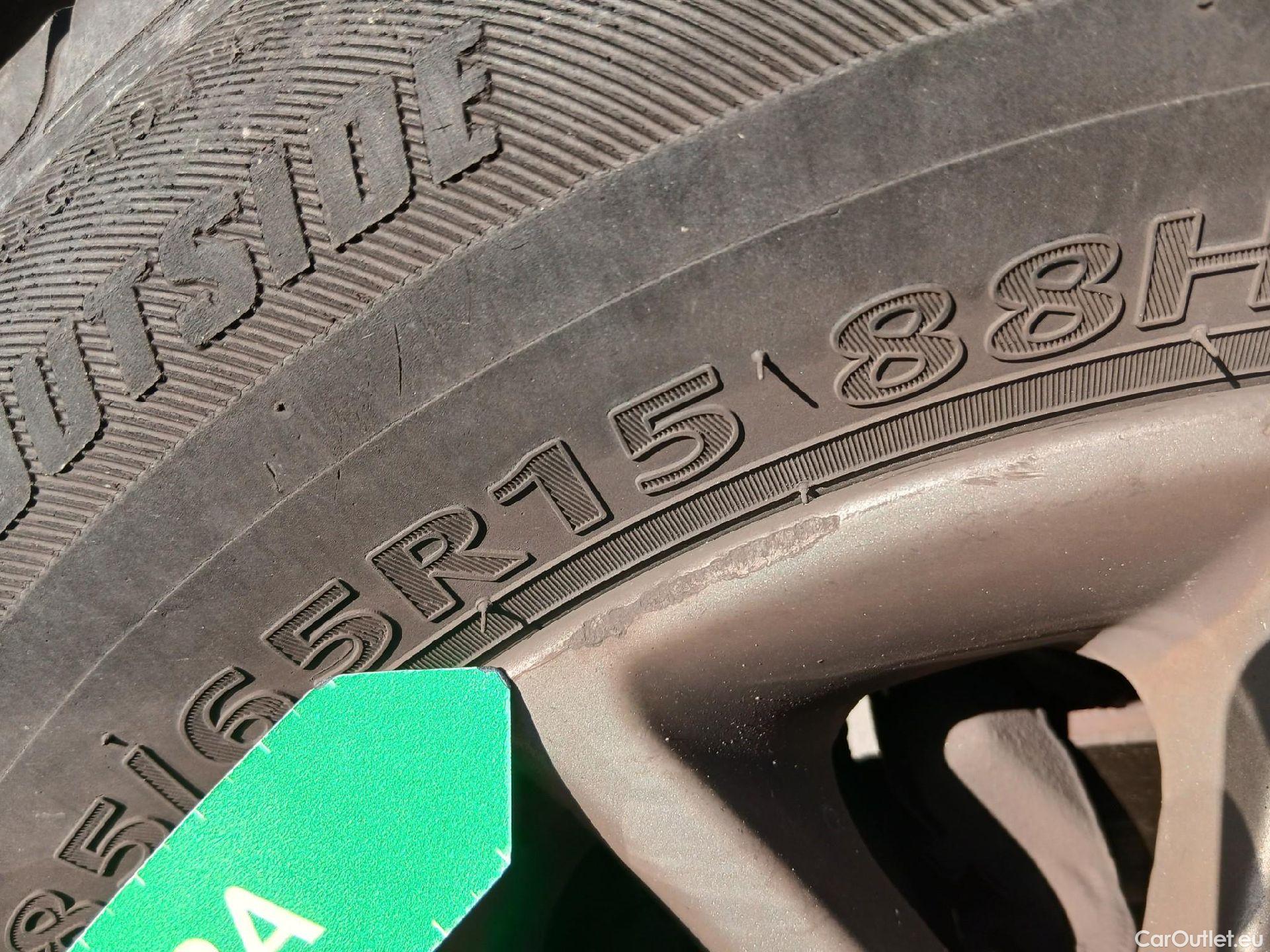  KIA  Rio KIA  / 2020 / 5P / berlina con portón 1.0 T-GDi 74kW (100CV) MHEV iMT Concept #38