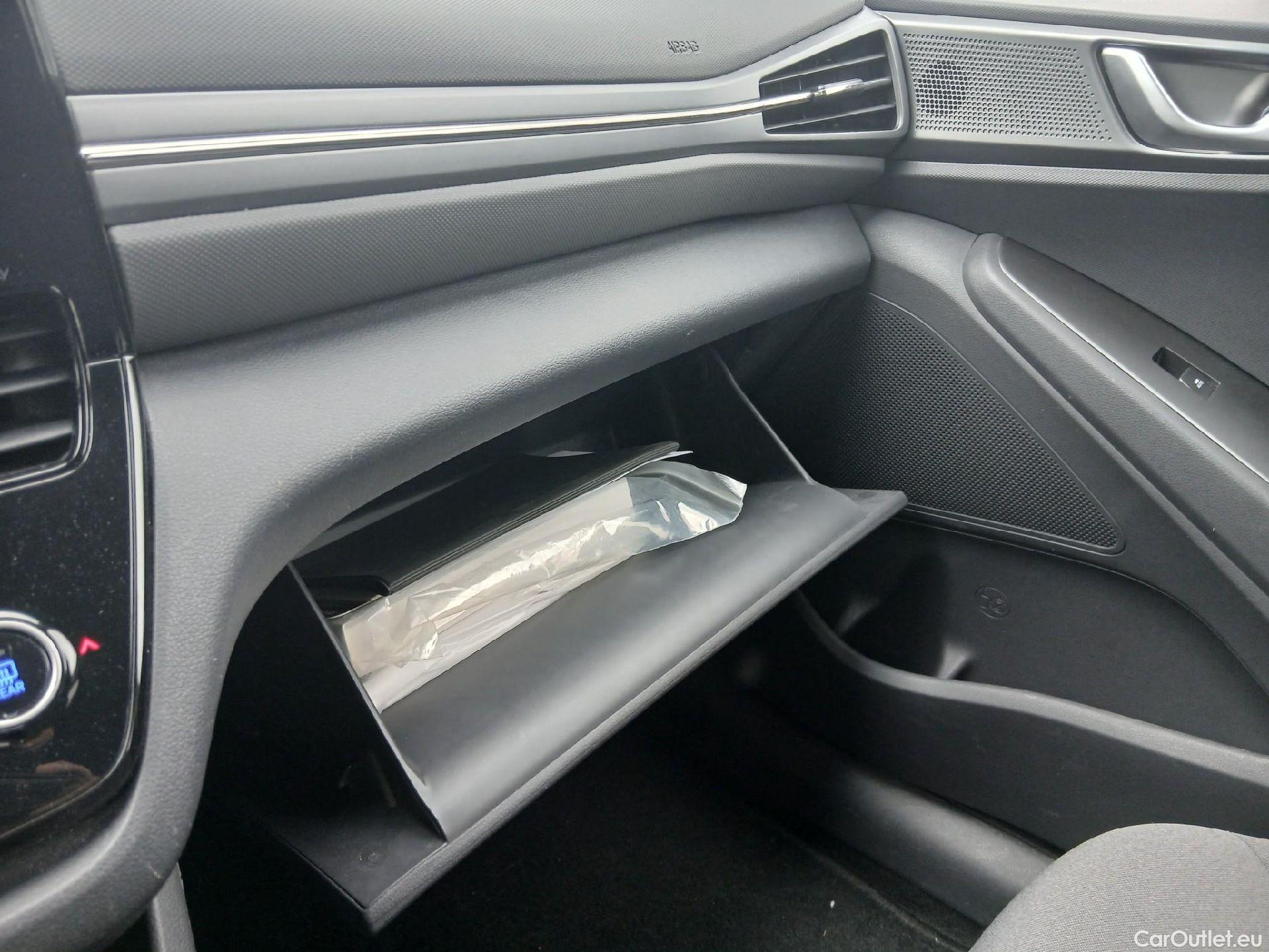  Hyundai   Ioniq HYUNDAI / 2019 / 5P / berlina con portón 1.6 GDI HEV Tecno DCT #1