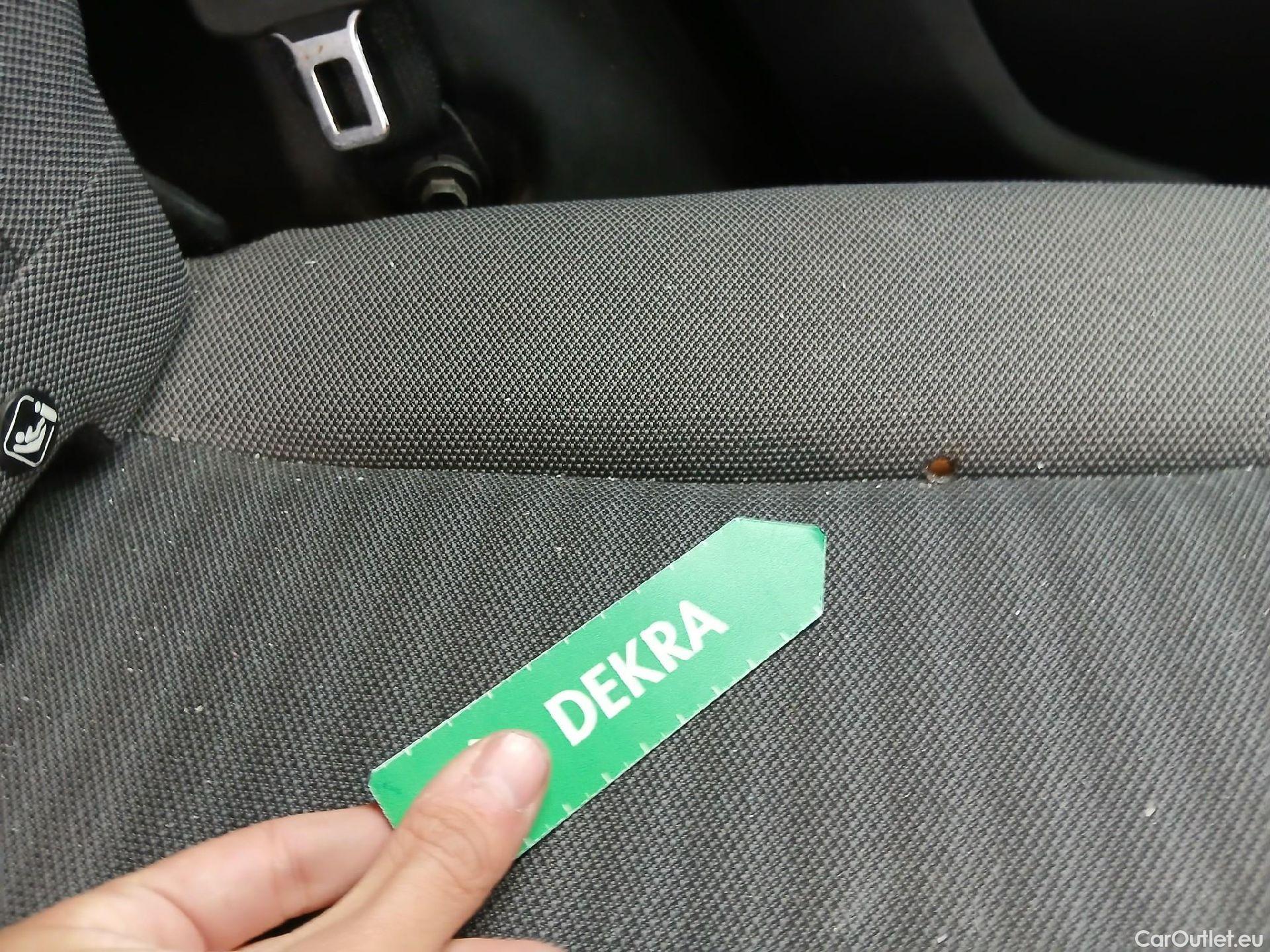  Toyota  Aygo TOYOTA  / 2018 / 5P / minicoche 1.0 70 x-play #28