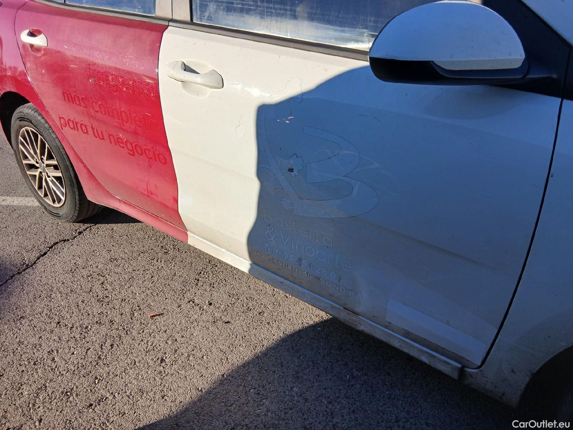  KIA  Rio KIA  / 2020 / 5P / berlina con portón 1.0 T-GDi 74kW (100CV) MHEV iMT Concept #28