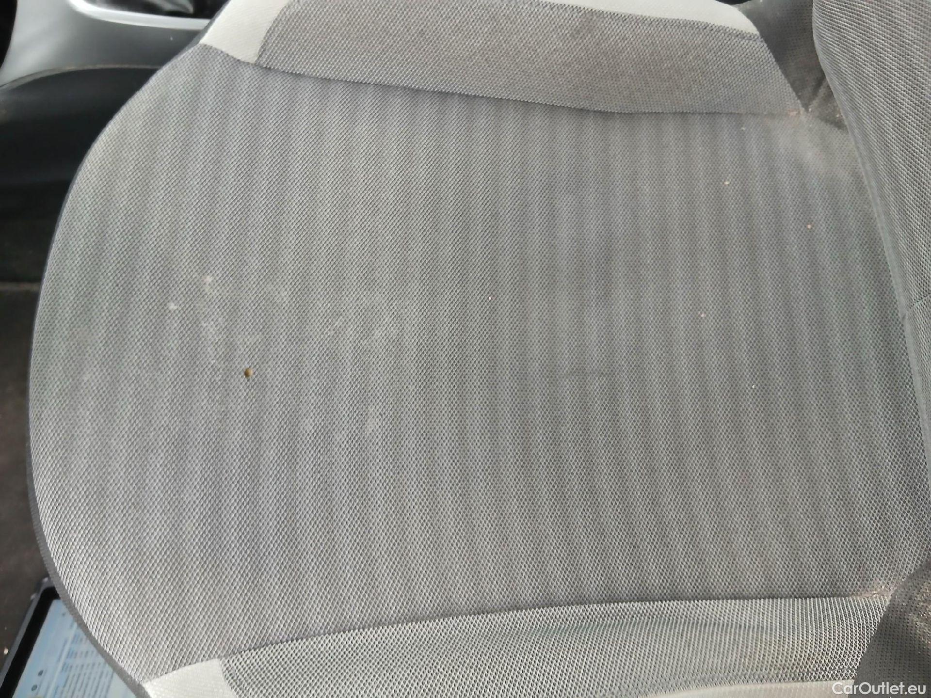  Toyota  Aygo TOYOTA  / 2018 / 5P / minicoche 1.0 70 x-play #14