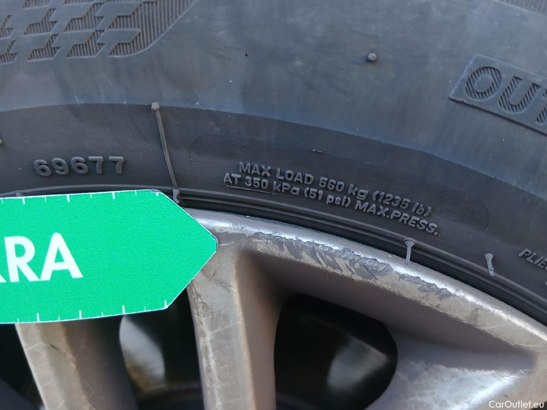  KIA  Rio KIA  / 2020 / 5P / berlina con portón 1.0 T-GDi 74kW (100CV) MHEV iMT Concept #40