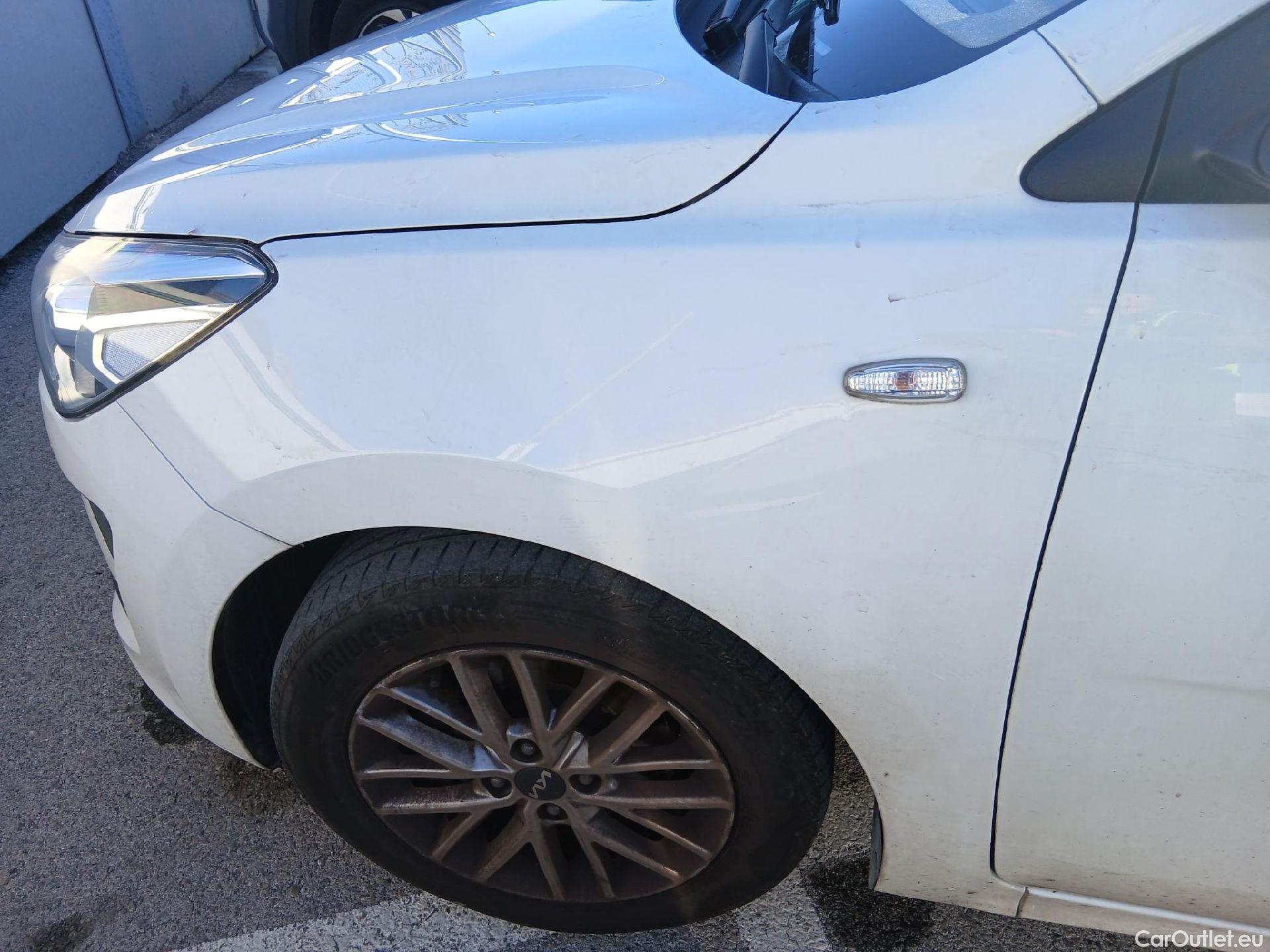  KIA  Rio KIA  / 2020 / 5P / berlina con portón 1.0 T-GDi 74kW (100CV) MHEV iMT Concept #5