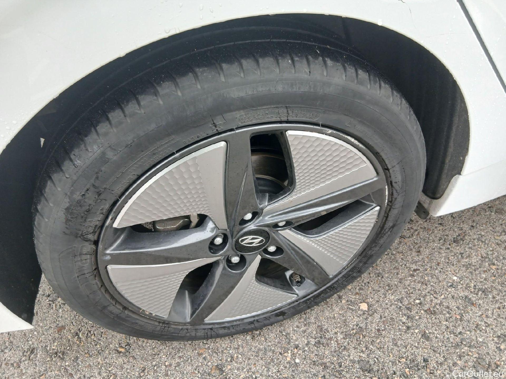  Hyundai   Ioniq HYUNDAI / 2019 / 5P / berlina con portón 1.6 GDI HEV Tecno DCT #20