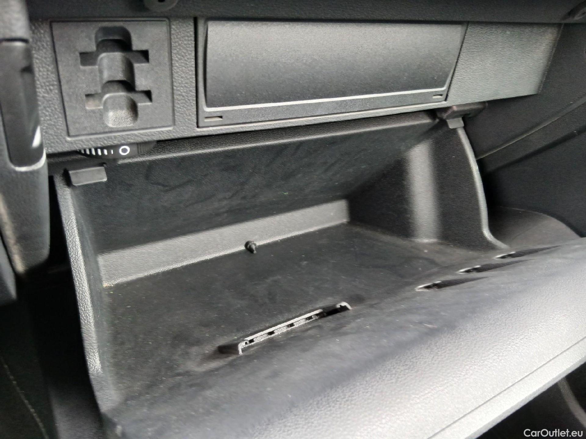  Volkswagen  Tiguan VOLKSWAGEN  / 2020 / 5P / todoterreno Life 2.0 TDI 110kW (150CV) DSG #46