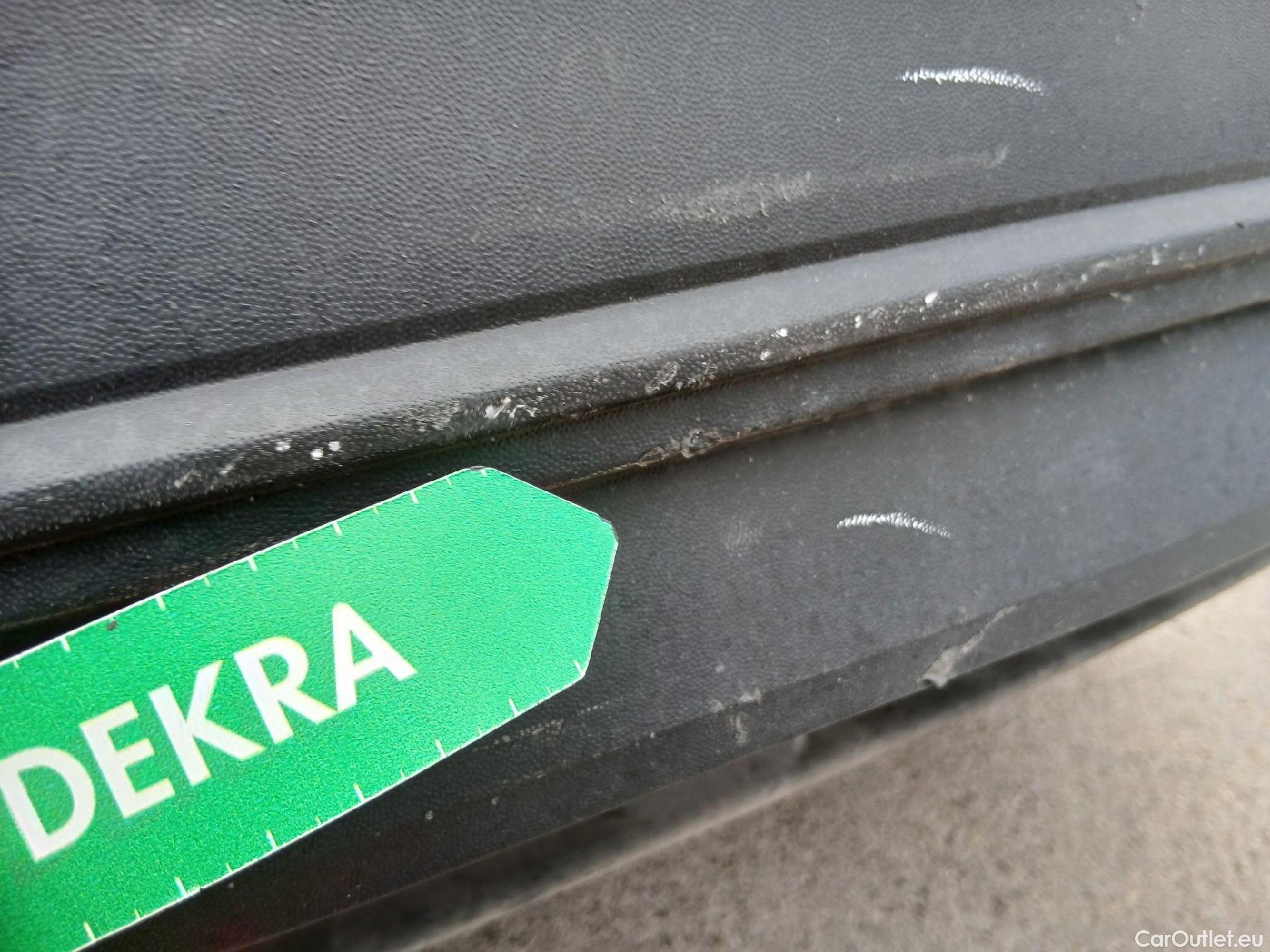  Volkswagen  Tiguan VOLKSWAGEN  / 2020 / 5P / todoterreno Life 2.0 TDI 110kW (150CV) DSG #32