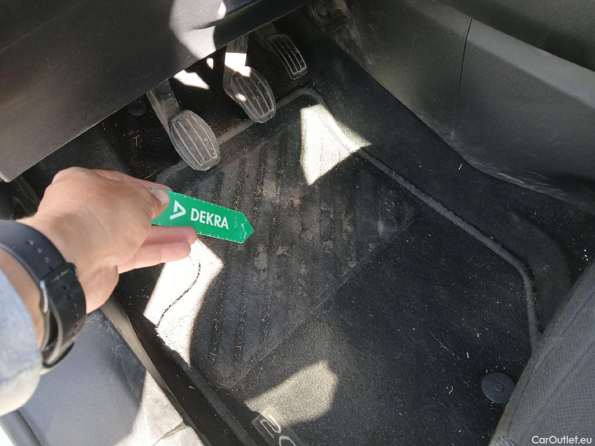  Peugeot  2008 PEUGEOT  / 2019 / 5P / todoterreno Active BlueHDI 81kW (110CV) #3