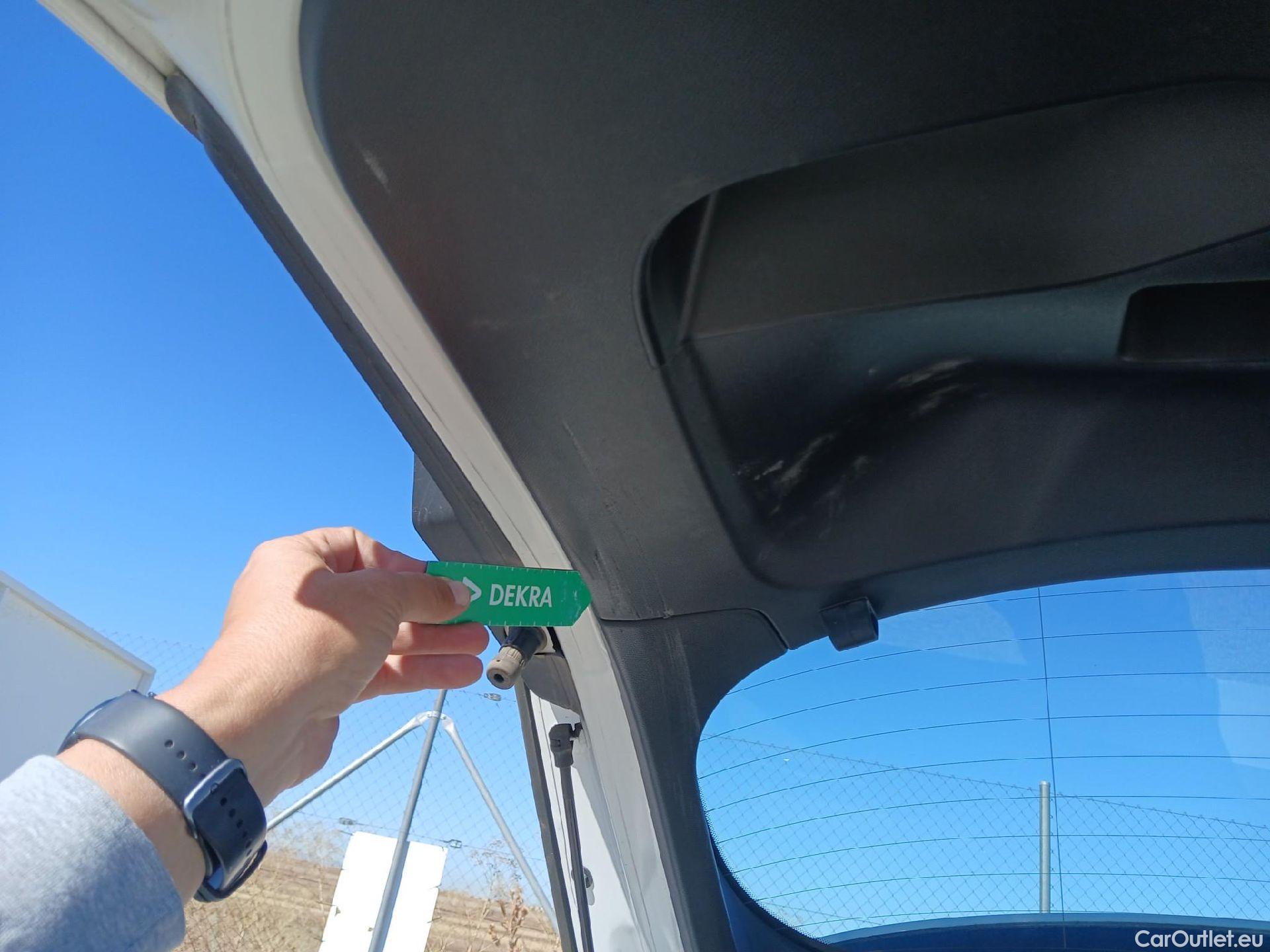  Peugeot  2008 PEUGEOT  / 2019 / 5P / todoterreno Active BlueHDI 81kW (110CV) #11