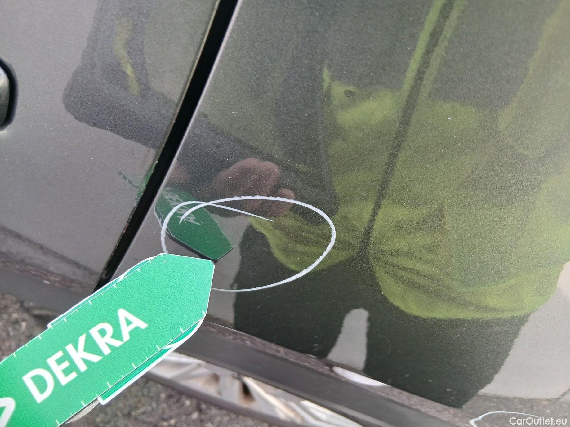  Volkswagen  T-ROC VOLKSWAGEN  / 2017 / 5P / todoterreno Advance 2.0 TDI 110kW (150CV) DSG (AC2) #13